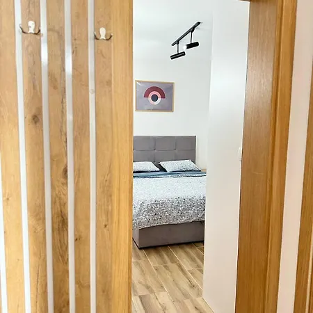 Apartment Hillbilly 6